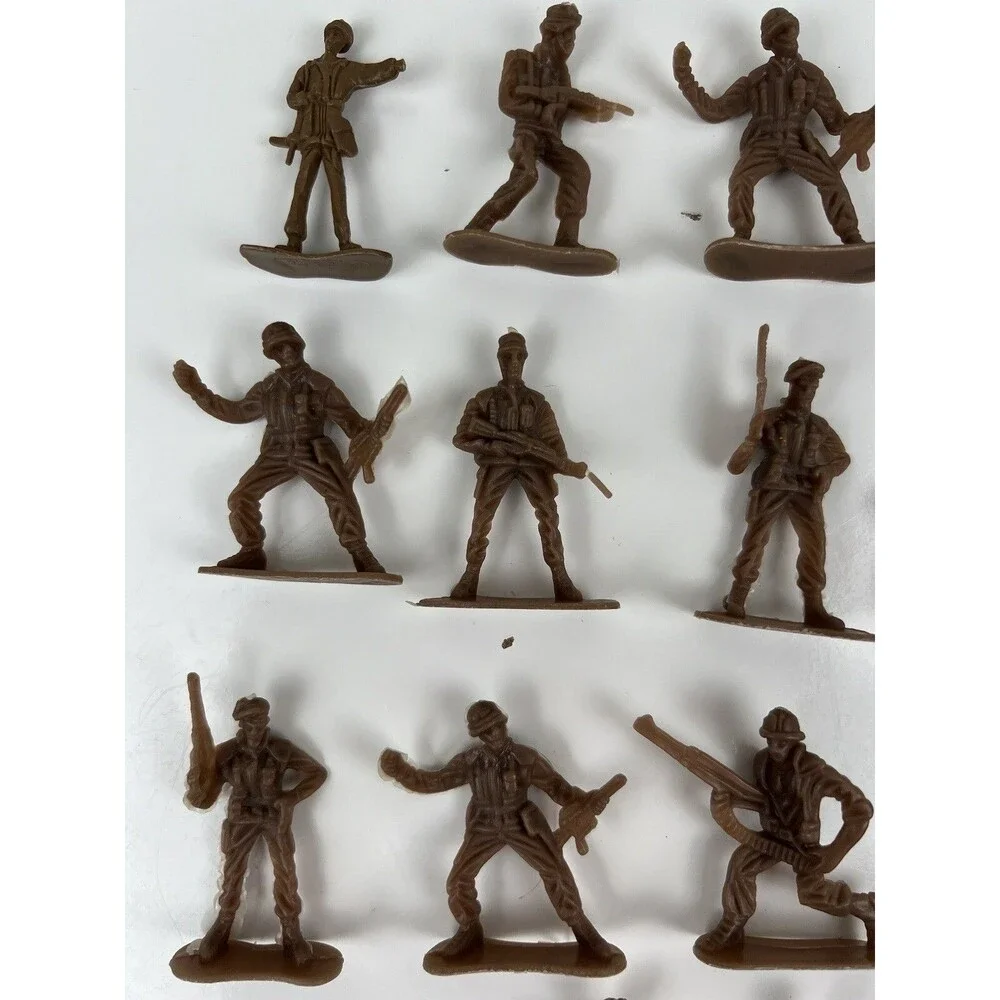 Lot Of 40 Plastic Small Army Men Figures Figurines Brown Dark Green Mixed Lot